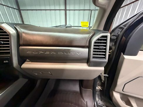 Used 2019 Ford F250 Limited w/ FX4 Off-Road Package AWD/4WD image 18