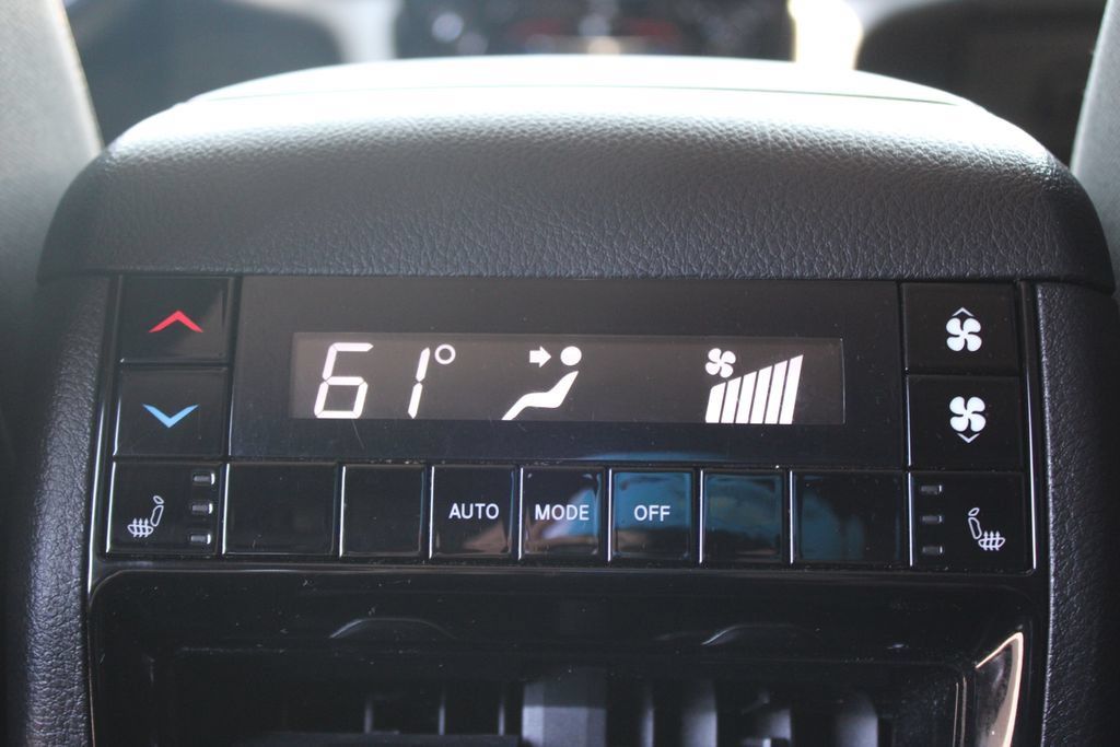 Used 2022 Jeep Grand Cherokee L Limited RWD image 30