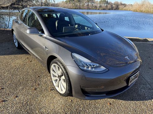 Used 2018 Tesla Model 3 Long Range image 2