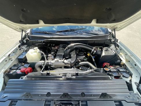 Used 2016 Nissan Titan SL image 36