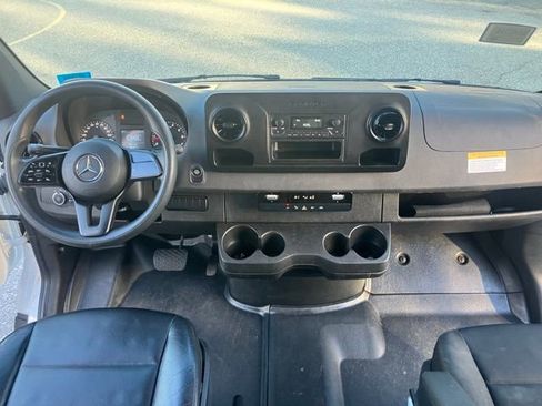 Used 2022 Mercedes-Benz Sprinter 2500 image 23