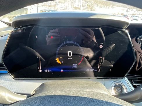 Used 2025 Chevrolet Trax LT image 12