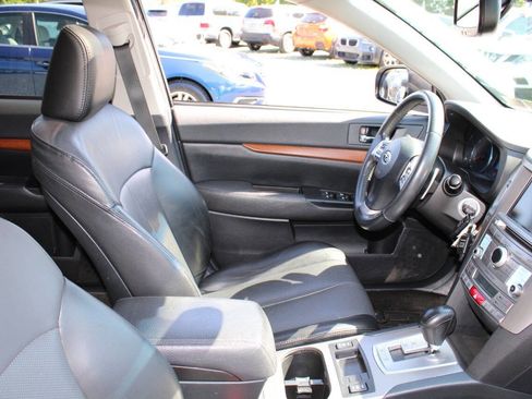 Used 2013 Subaru Outback 2.5i Limited AWD/4WD image 11