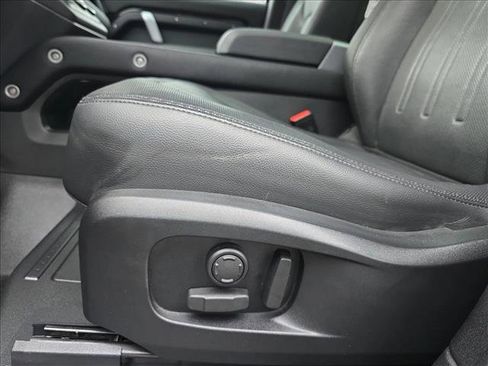 Used 2022 Land Rover Defender 110 X-Dynamic SE image 30