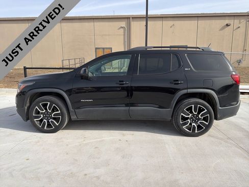 Used 2019 GMC Acadia SLT w/ Black Edition image 8