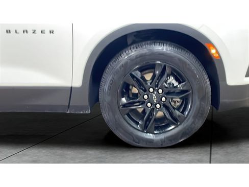 Used 2021 Chevrolet Blazer LT w/ Sound & Technology Package AWD/4WD image 21