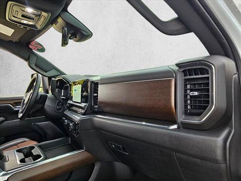 Used 2024 Chevrolet Silverado 2500 High Country w/ Technology Package AWD/4WD image 18