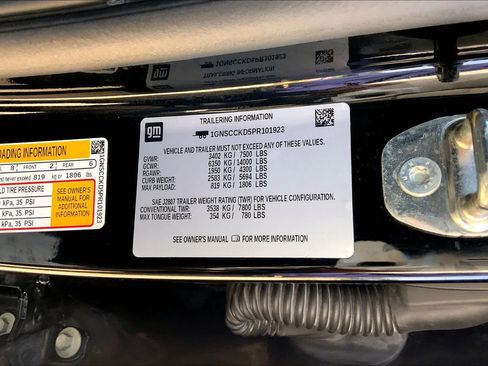 Used 2023 Chevrolet Suburban LT RWD image 36