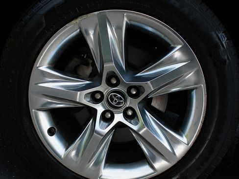 Used 2018 Toyota Highlander Limited image 11