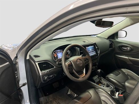 Used 2022 Jeep Cherokee Latitude Lux image 9