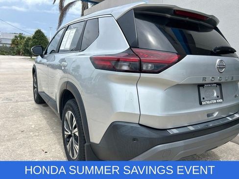 Used 2023 Nissan Rogue SV FWD image 7