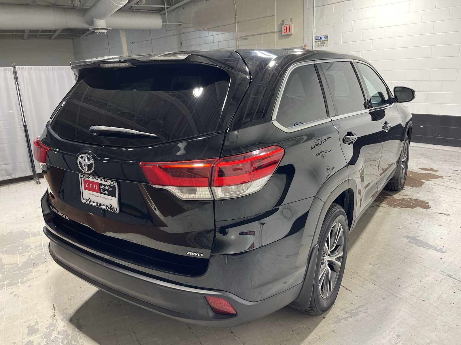 Used 2019 Toyota Highlander LE AWD/4WD image 26