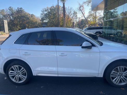 Used 2018 Audi Q5 2.0T Premium Plus w/ Premium Plus Package image 3