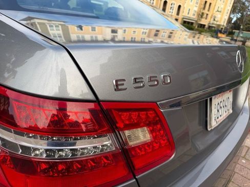 Used 2010 Mercedes-Benz E 550 Sedan image 26
