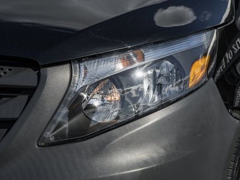 Used 2018 Mercedes-Benz Metris Passenger image 10
