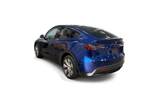 Certified 2023 Tesla Model Y Long Range AWD/4WD image 4