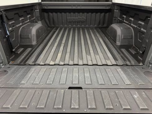 Used 2024 Chevrolet Silverado 1500 High Country w/ High Country Premium Package AWD/4WD image 5