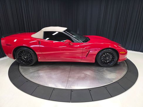 Used 2006 Chevrolet Corvette Convertible RWD image 12