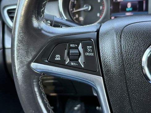 Used 2021 Buick Encore Preferred image 23