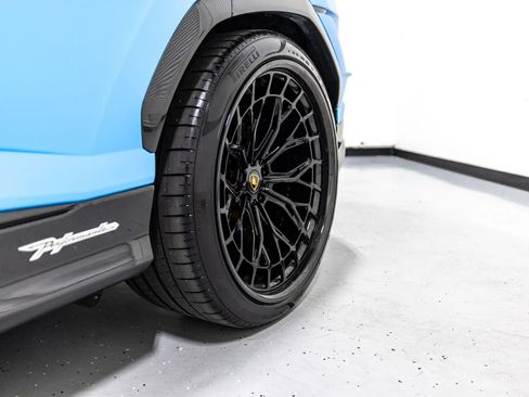 Used 2023 Lamborghini Urus Performante AWD/4WD image 20