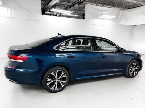 Used 2022 Volkswagen Passat 2.0T SE FWD image 7