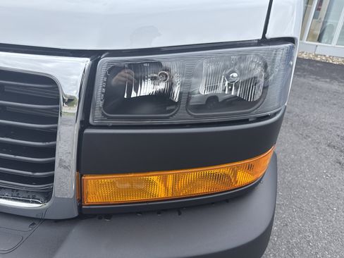 New 2026 GMC Savana 2500 Extended RWD image 9