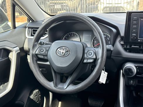 Used 2022 Toyota RAV4 LE image 20