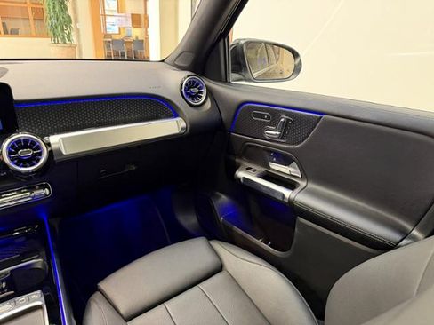 Used 2025 Mercedes-Benz GLB 250 image 10