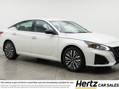 Used 2025 Nissan Altima 2.5 SV FWD image 1