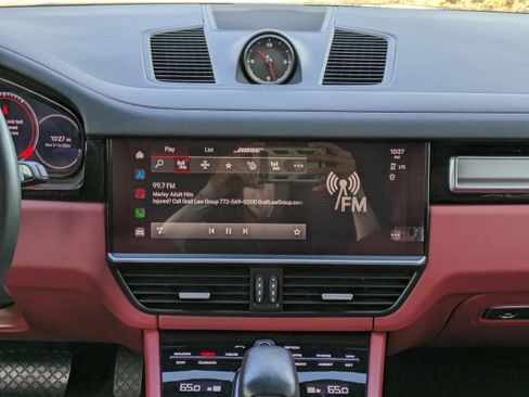 Used 2023 Porsche Cayenne Platinum Edition image 20