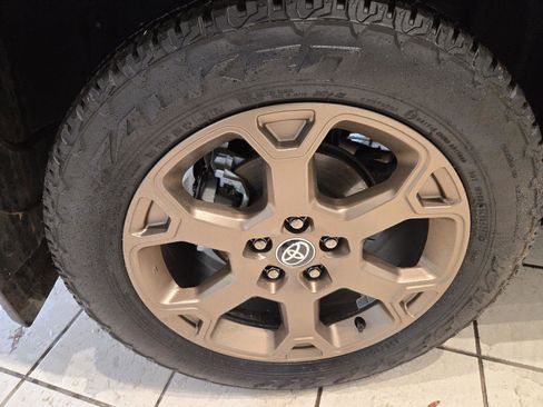 Used 2023 Toyota RAV4 AWD Hybrid image 13