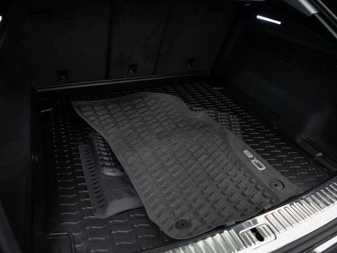 Used 2022 Audi Q8 Premium Plus image 27