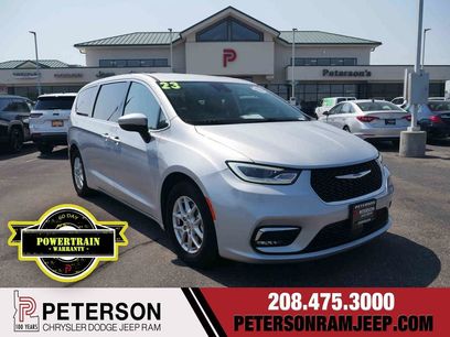 Used 2023 Chrysler Pacifica Touring-L