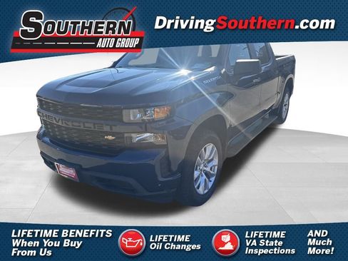 Used 2020 Chevrolet Silverado 1500 Custom w/ Custom Value Package image 1