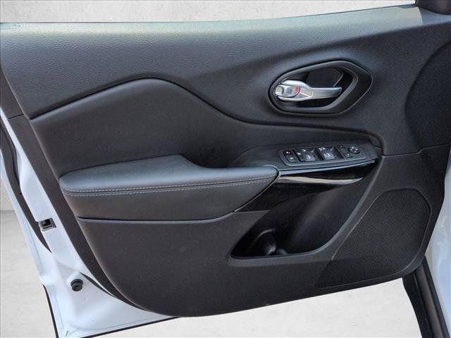Used 2023 Jeep Cherokee Altitude Lux AWD/4WD image 12
