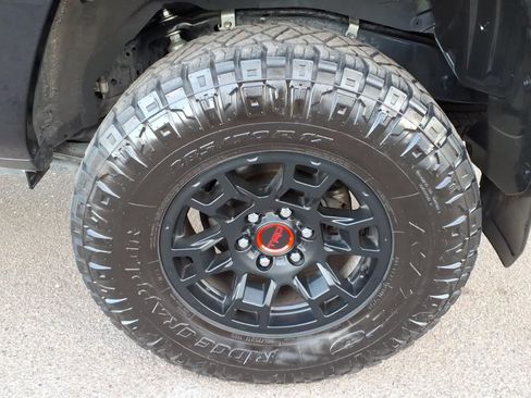 Used 2023 Toyota 4Runner TRD Off-Road Premium w/ Moonroof Package AWD/4WD image 9