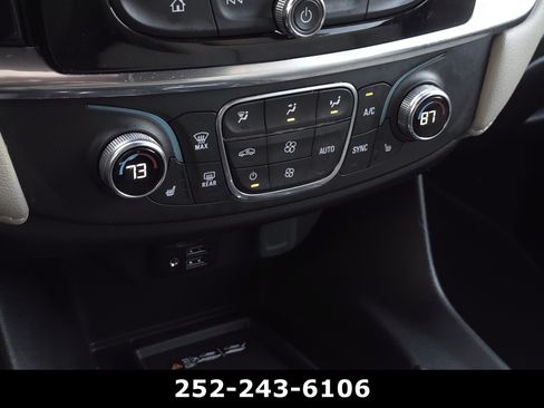 Used 2023 Chevrolet Traverse LT w/ LT Premium Package image 16