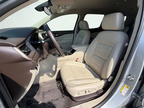 Used 2018 GMC Acadia Denali image 18