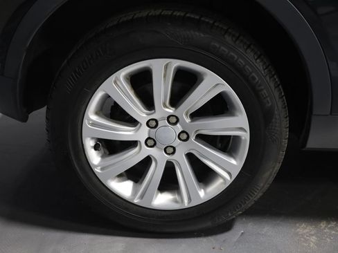 Used 2017 Land Rover Discovery Sport SE AWD/4WD image 35