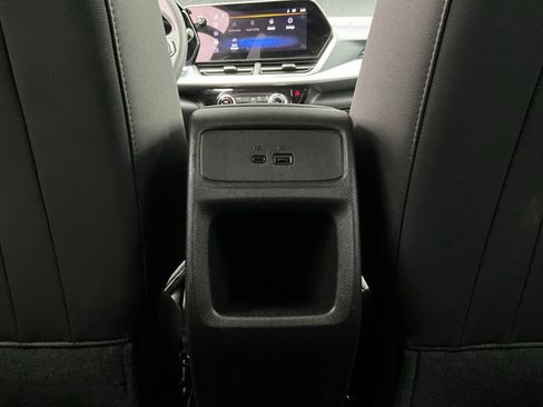 Used 2025 Chevrolet Trax LT FWD image 12