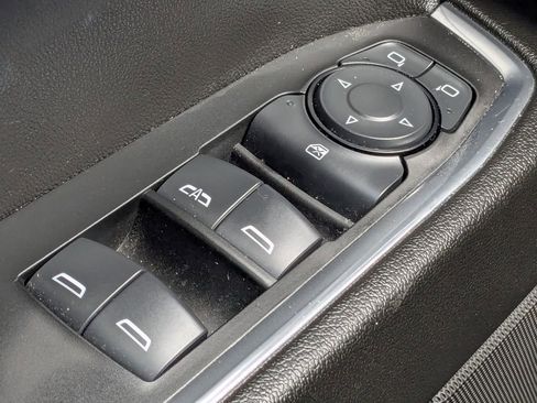 Used 2025 Chevrolet Silverado 1500 LT image 25