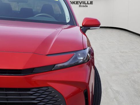 Used 2025 Toyota Camry LE image 5