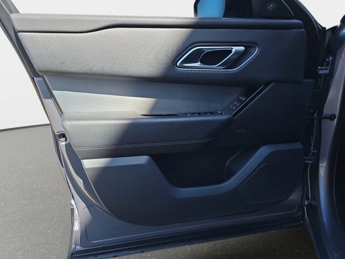 Used 2020 Land Rover Range Rover Velar R-Dynamic S AWD/4WD image 28