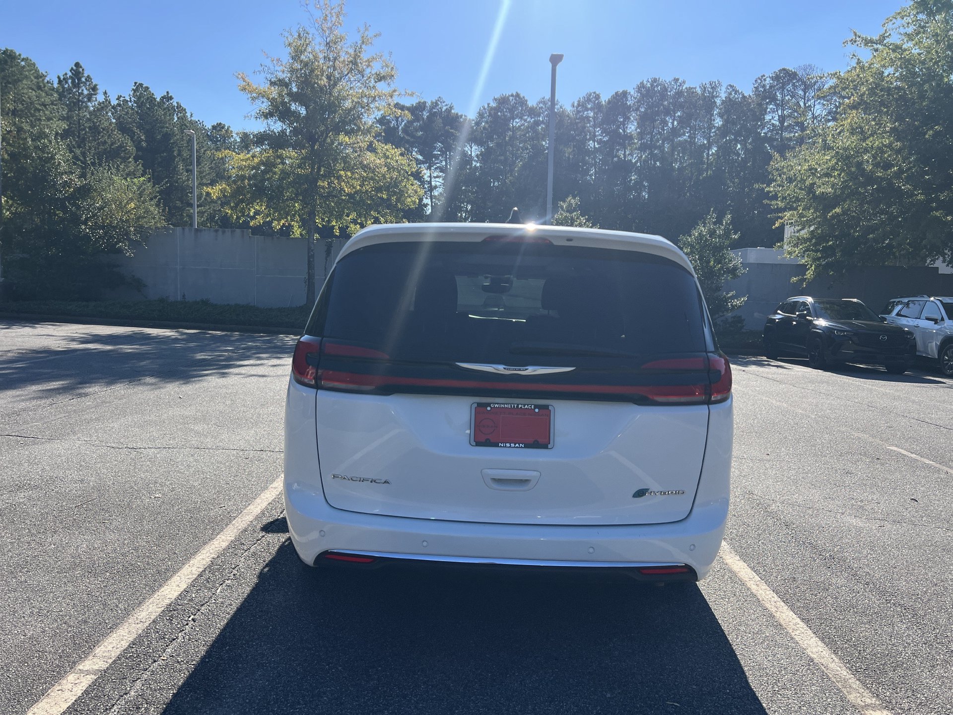 Used 2023 Chrysler Pacifica Limited FWD image 4