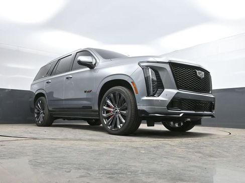Used 2025 Cadillac Escalade V AWD/4WD image 59