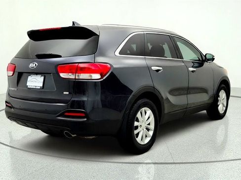 Used 2018 Kia Sorento FWD image 5