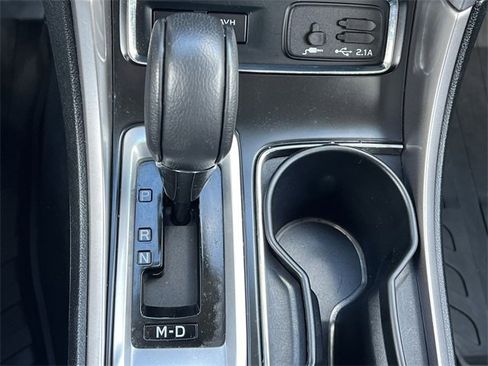 Certified 2022 Subaru Ascent Limited w/ Technology Package image 18