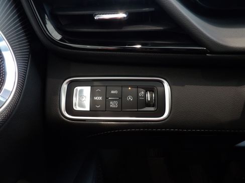 Used 2025 Buick Enclave Avenir w/ Super Cruise Package image 12