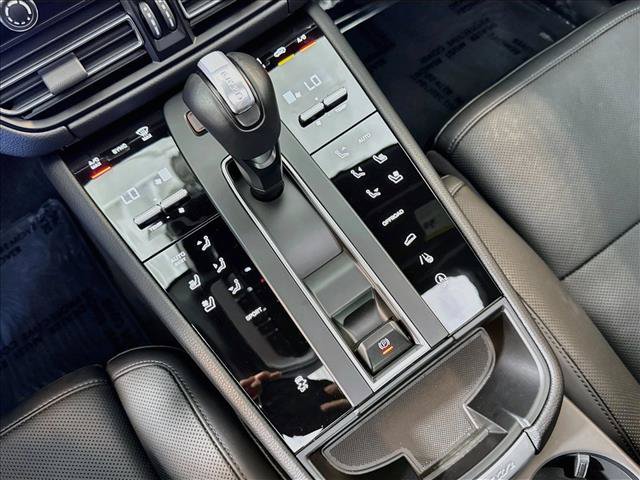 Certified 2026 Porsche Macan AWD/4WD image 18
