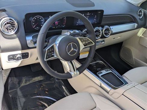 Used 2026 Mercedes-Benz GLB 250 image 10